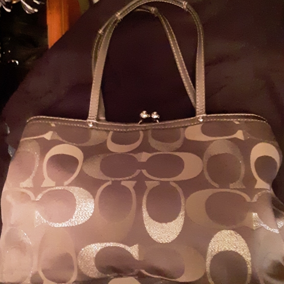 Fabulous Coach handbag! - Picture 10 of 13